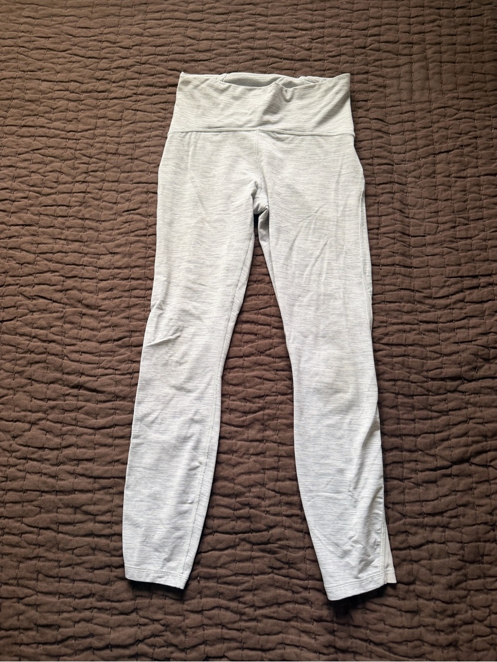 Light Gray Lululemon Leggings - Comfortable High-Waist Bottoms.